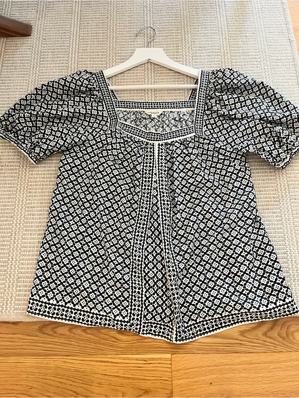 Max Studio Black & White Square-Print Peasant Top small